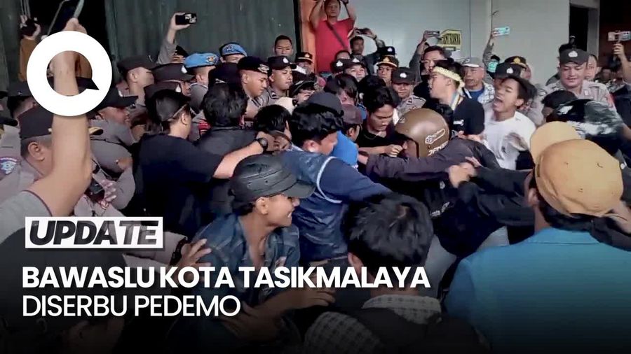Video: Demo di Bawaslu Kota Tasikmalaya Diwarnai Aksi Saling Dorong