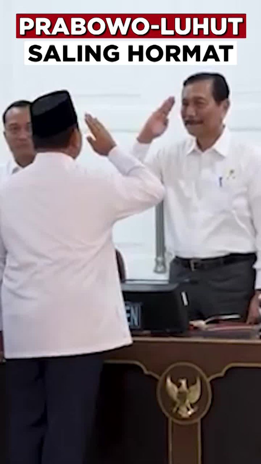 Video: Momen Prabowo dan Luhut Saling Hormat Sebelum Rapat Kabinet
