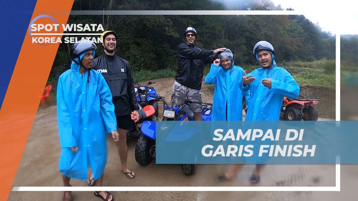 Berhasil Menyelesaikan Tantangan ATV di Tengah Hujan, Korea Selatan