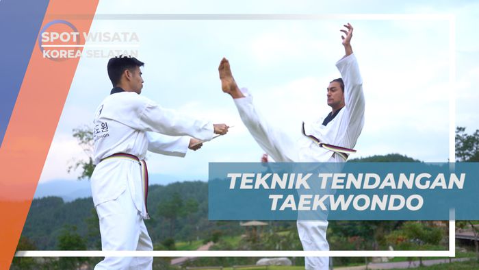 Mempraktikkan Teknik Tendangan Taekwondo di Korea Selatan