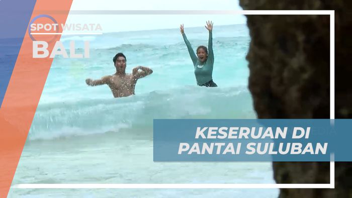Bermain Ombak Seru di Pantai Suluban, Bali
