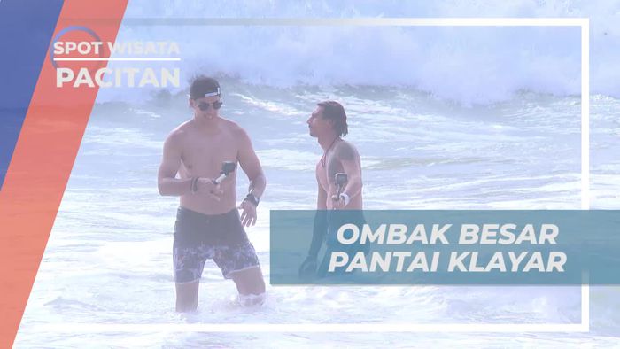 Menyaksikan Ombak Besar Pantai Klayar di Pacitan