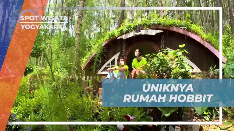 Berfoto di Rumah Hobit Seribu Batu Songgo Langit, Yogyakarta
