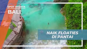 Bersantai Menggunakan Floaties di Pantai Suluban, Bali