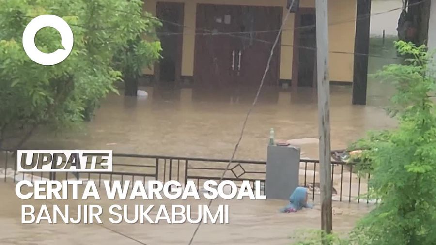 Video: Momen Emak-emak Sukabumi Terjang Banjir Demi Baju Sekolah Anak