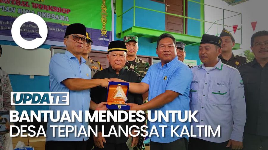 Video Mendes Yandri Serahkan Bantuan 67 Alat Berat dari BUMDes ke Warga Desa Tepian Langsat