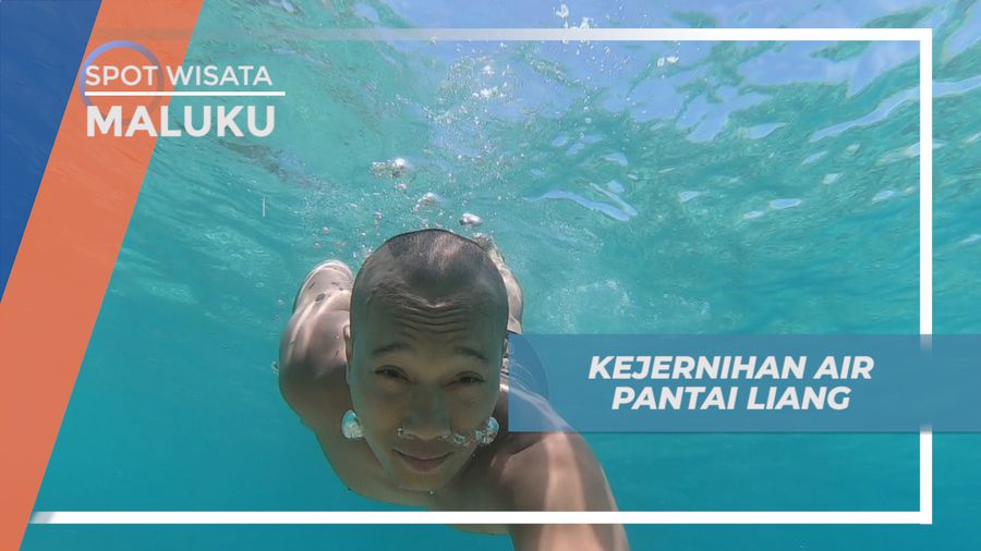 Menyelami Kejernihan Air di Pantai Liang, Maluku  