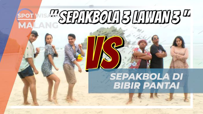 Main Sepakbola Seru di Pinggir Pantai Basong Malang