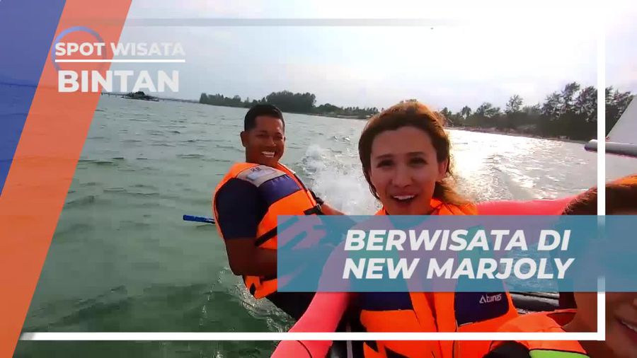 Menyusuri Keindahan Laut dengan Katamaran di New Marjoly Beach, Bintan
