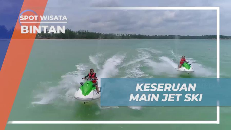 Keseruan Mengendarai Jetski di Pantai Lagoi Pulau Bintan
