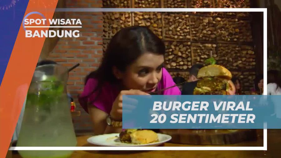 Menyantap Burger Raksasa 20 Sentimeter di Karnivor Bandung