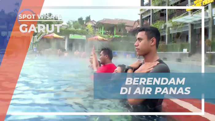 Menikmati Sensasi Berendam Air Panas di Garut