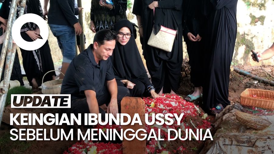 Video Jenazah Ibunda Ussy Dimakamkan Satu Liang Lahad dengan Anaknya