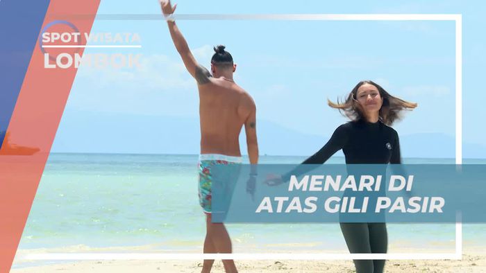 Menari Riang di Pasir Putih Gili Pasir, Lombok