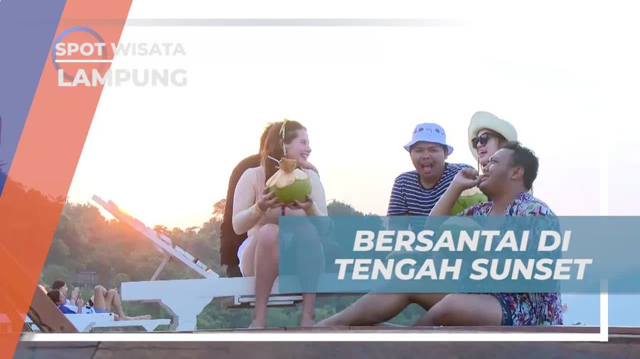 Bersantai Sambil Menikmati Sunset di Lampung