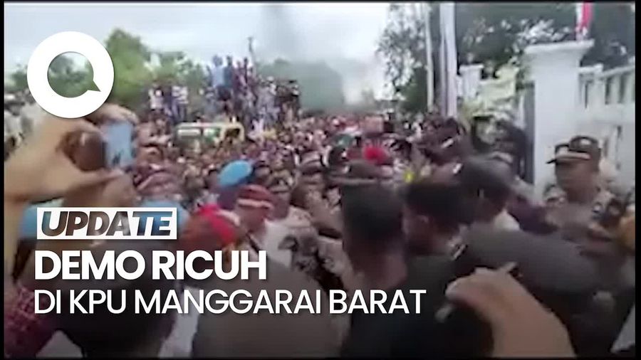 Video Aksi Demo Tuntut Kecurangan di KPU Manggarai Barat Berujung Ricuh