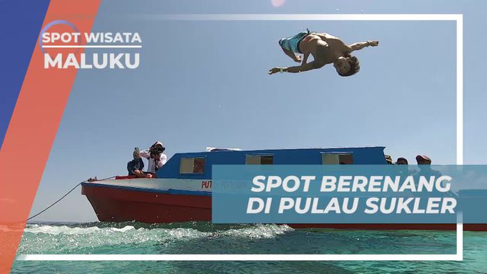 Berenang Seru di Laut Pulau Sukler, Maluku