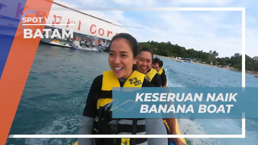 Menantang Adrenalin dengan Bermain Banana Boat di Kepri Coral