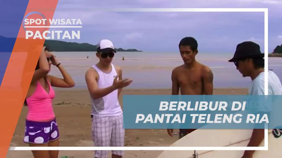 Berselancar di Pantai Teleng Ria yang Indah di Pacitan
