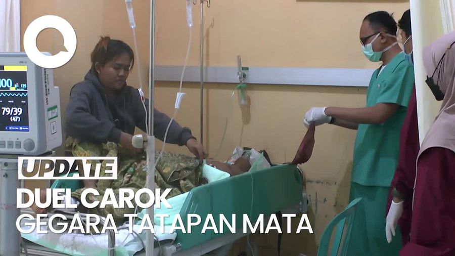 Video Dua Pria di Lumajang Duel Carok Gegara Tatapan Mata saat Pesta Miras