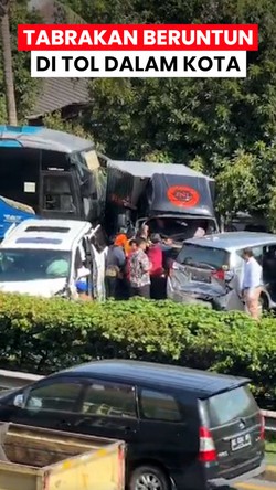 Video: Tabrakan Beruntun di Tol Dalam Kota Arah Cawang, Lalin Padat