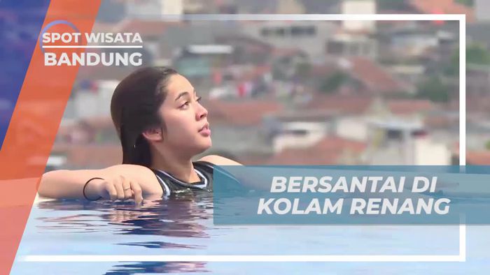 Bersantai di Kolam Renang Hotel dengan Suasana Sejuk di Bandung