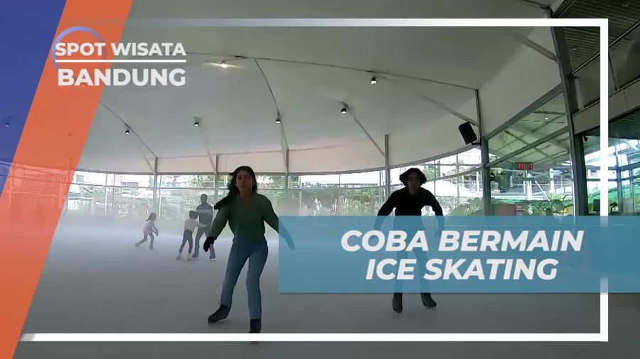 Mencoba Serunya Bermain Ice Skating di Bandung