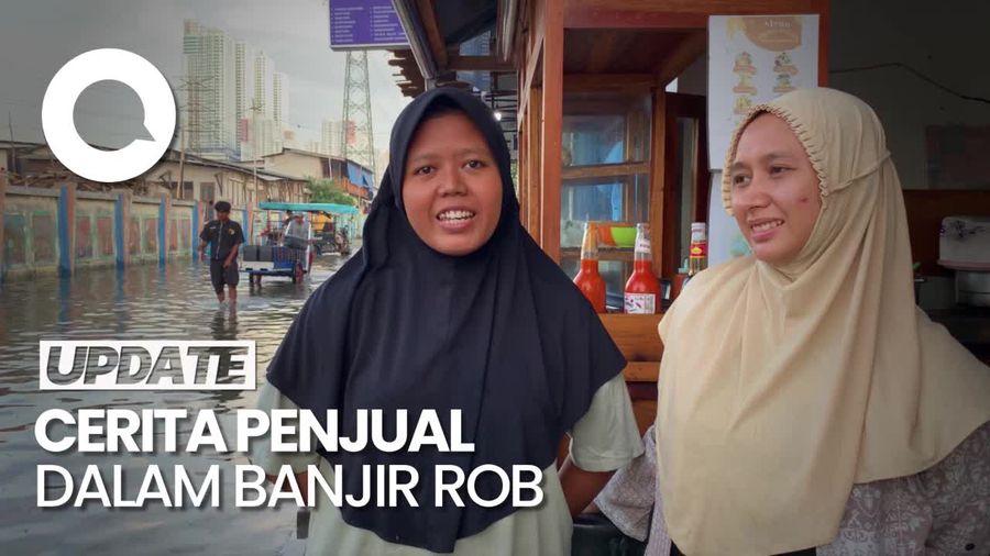 Video Semangatnya Penjual Bakso Berjualan di Tengah Banjir Rob Muara Angke