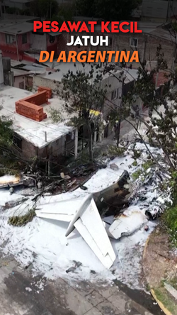 Video: Penampakan Pesawat Tabrak Rumah-Terbakar di Argentina