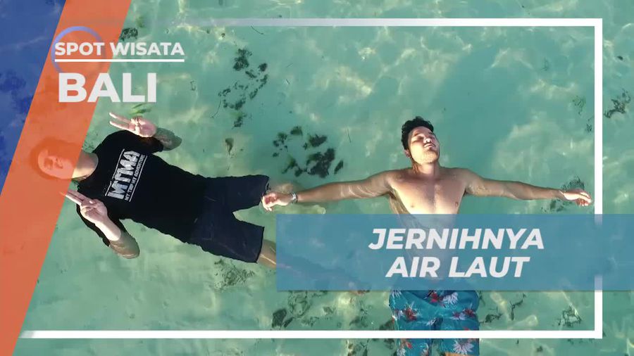 Mengagumi Jernihnya Laut Bali saat Berenang