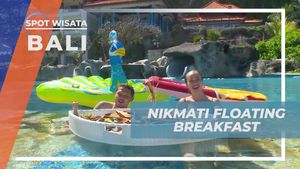 Menyantap Floating Breakfast Menyegarkan di Bali