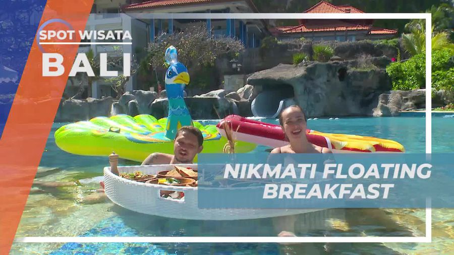 Menyantap Floating Breakfast Menyegarkan di Bali