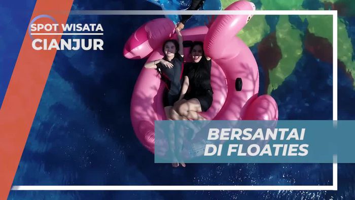 Bersantai di Floaties Sambil Menikmati Pemandangan, Cianjur