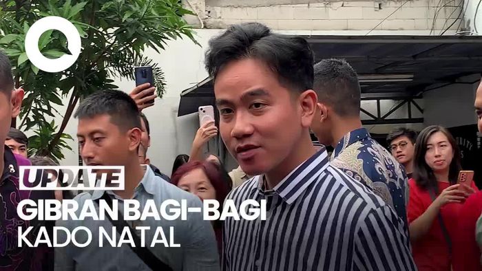 Video: Gibran Bagi-bagi Kado Natal di Gereja Wahid Hasyim