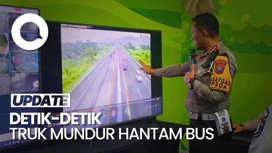 Video Detik-detik Truk Mundur dan Hantam Bus di Tol Pandaan-Malang