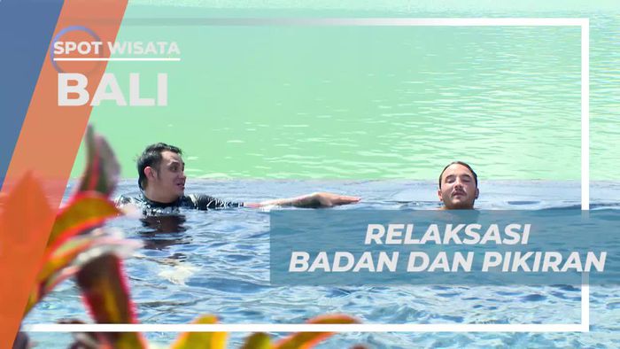 Relaksasi Badan dan Pikiran di Kolam Air Hangat, Danau Batur, Bali