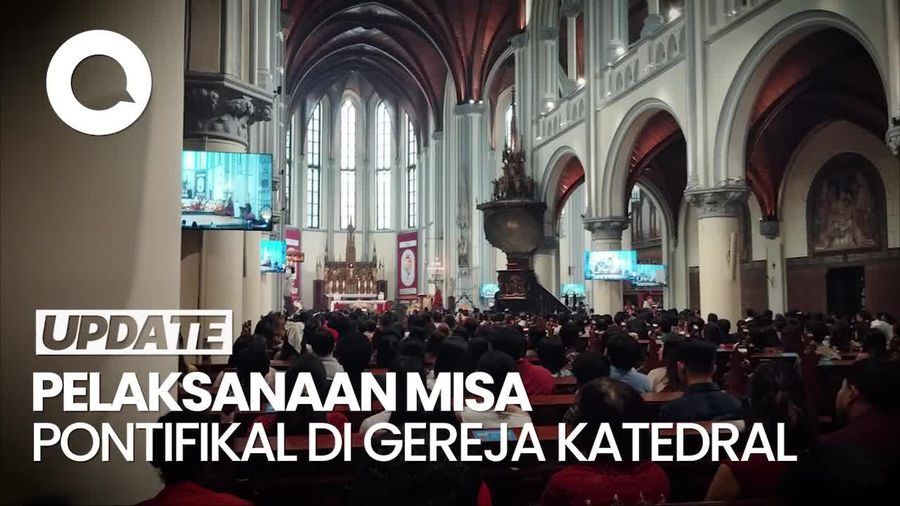 Video: Momen Misa Natal Pontifikal di Gereja Katedral Dipenuhi Jemaat