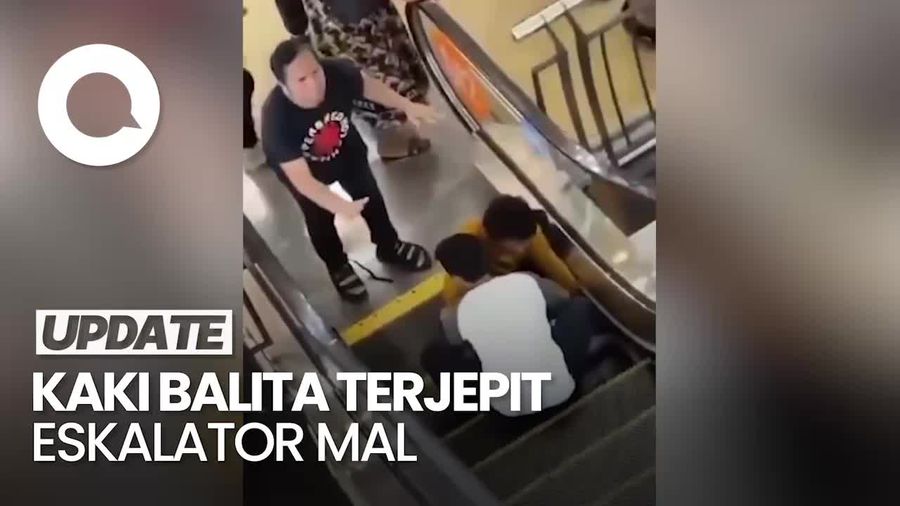 Video: Balita di Jakbar Terjepit Eskalator Mal hingga Patah Kaki