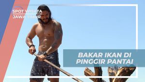 Membakar Ikan Lezat di Pinggir Pantai, Jawa Timur