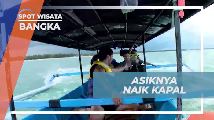 Bermain Ombak Sambil Naik Kapal Menuju Spot Snorkeling, Bangka