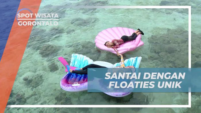 Bersantai di Atas Floaties Unik di Pulau Cinta, Gorontalo