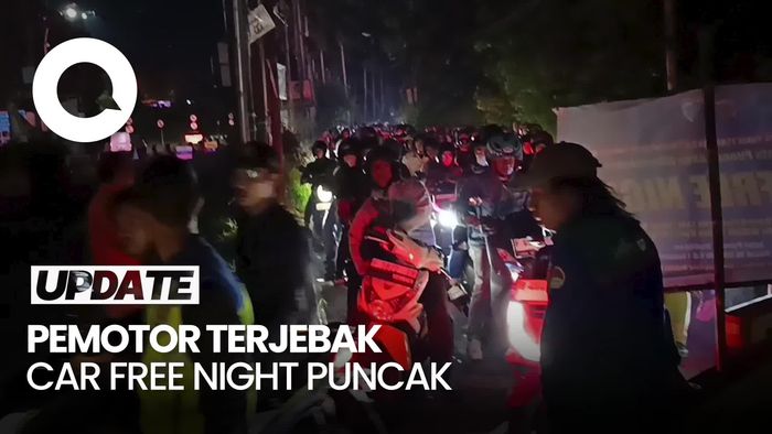 Video: Terjebak Car Free Night Puncak, Ibu Gendong Anak Ini Pilih Jalan Kaki