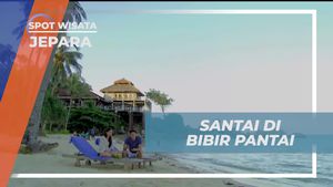 Bersantai di Bibir Pantai Karimun Jawa, Jepara