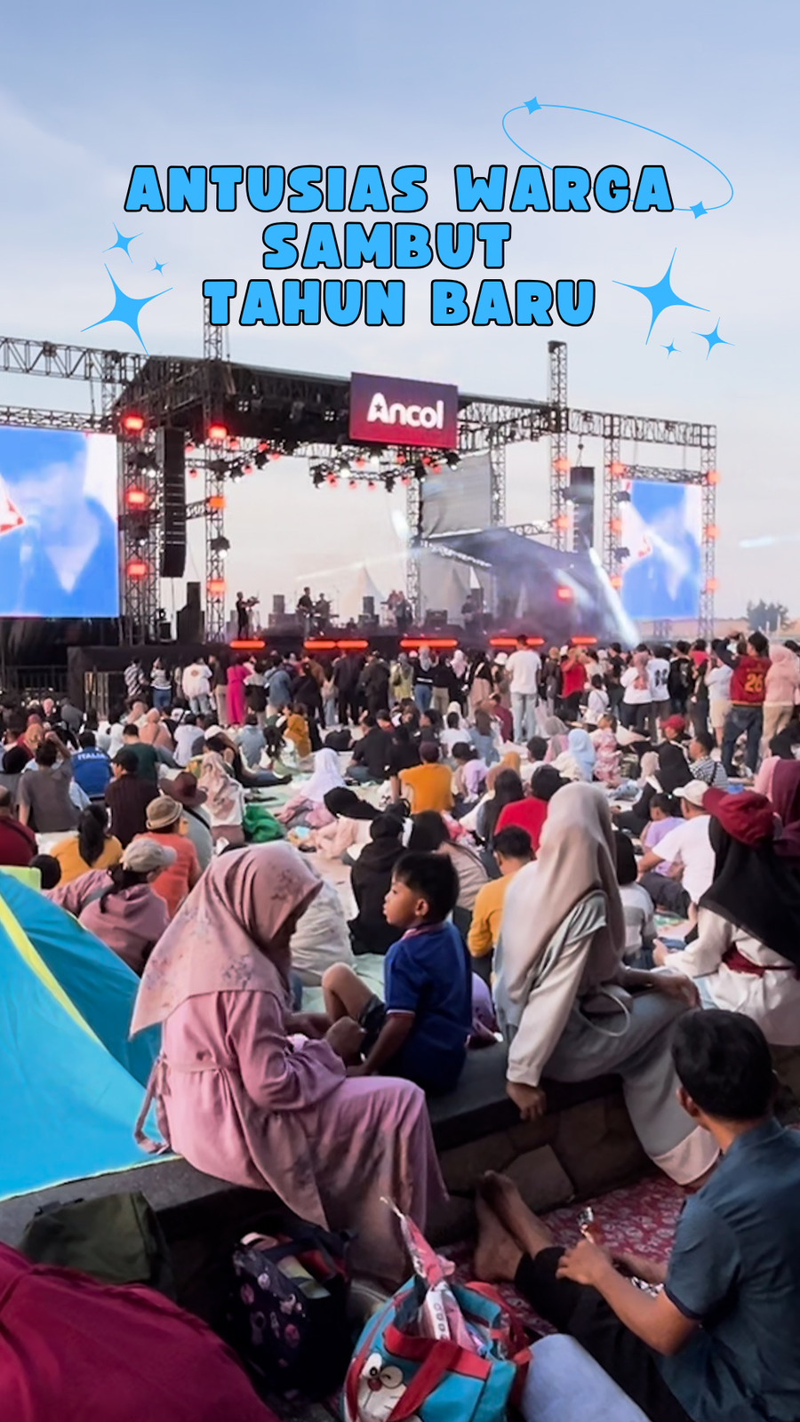 Video: Sambut Tahun Baru 2025, Warga Dirikan Tenda di Pantai Ancol