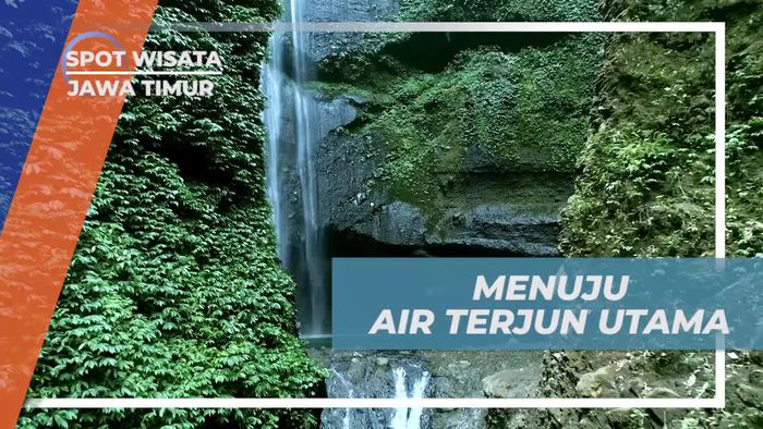 Mendaki Menuju Air Terjun Utama di Jawa Timur