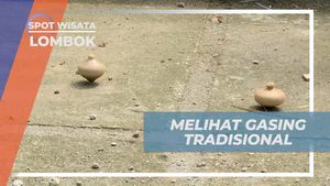 Bergabung dengan Anak-Anak Bermain Gasing Tradisional, Lombok