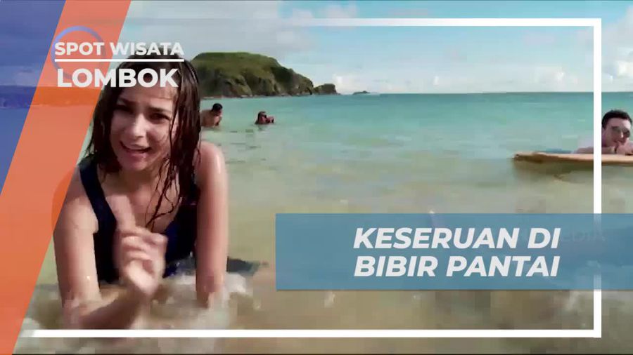 Bermain dan Bersosialisasi di Bibir Pantai Tanjung Aan, Lombok