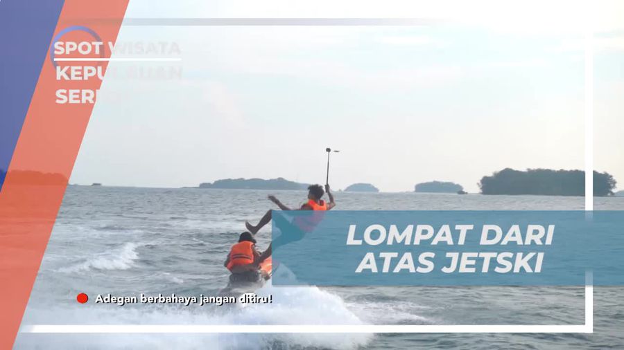Melakukan Aksi Berani Melompat dari Jetski di Pulau Sepa, Kepulauan Seribu