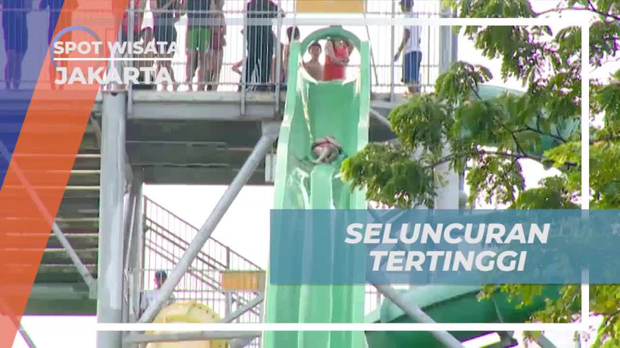 Menaklukkan Seluncuran Tertinggi di Waterboom, Jakarta