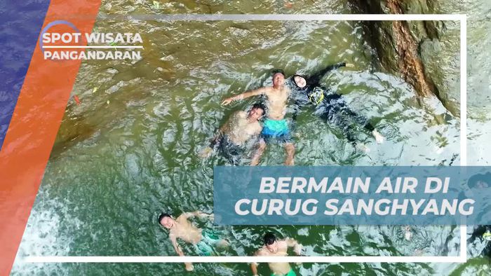 Bergembira Bermain Air di Curug Sanghyang, Pangandaran